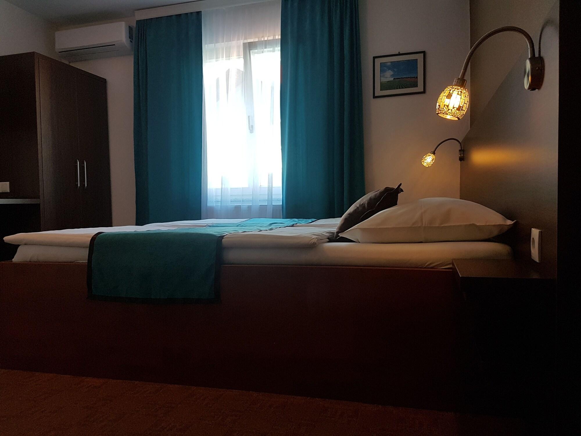Ahar Hotel อิลิดชา ภายนอก รูปภาพ