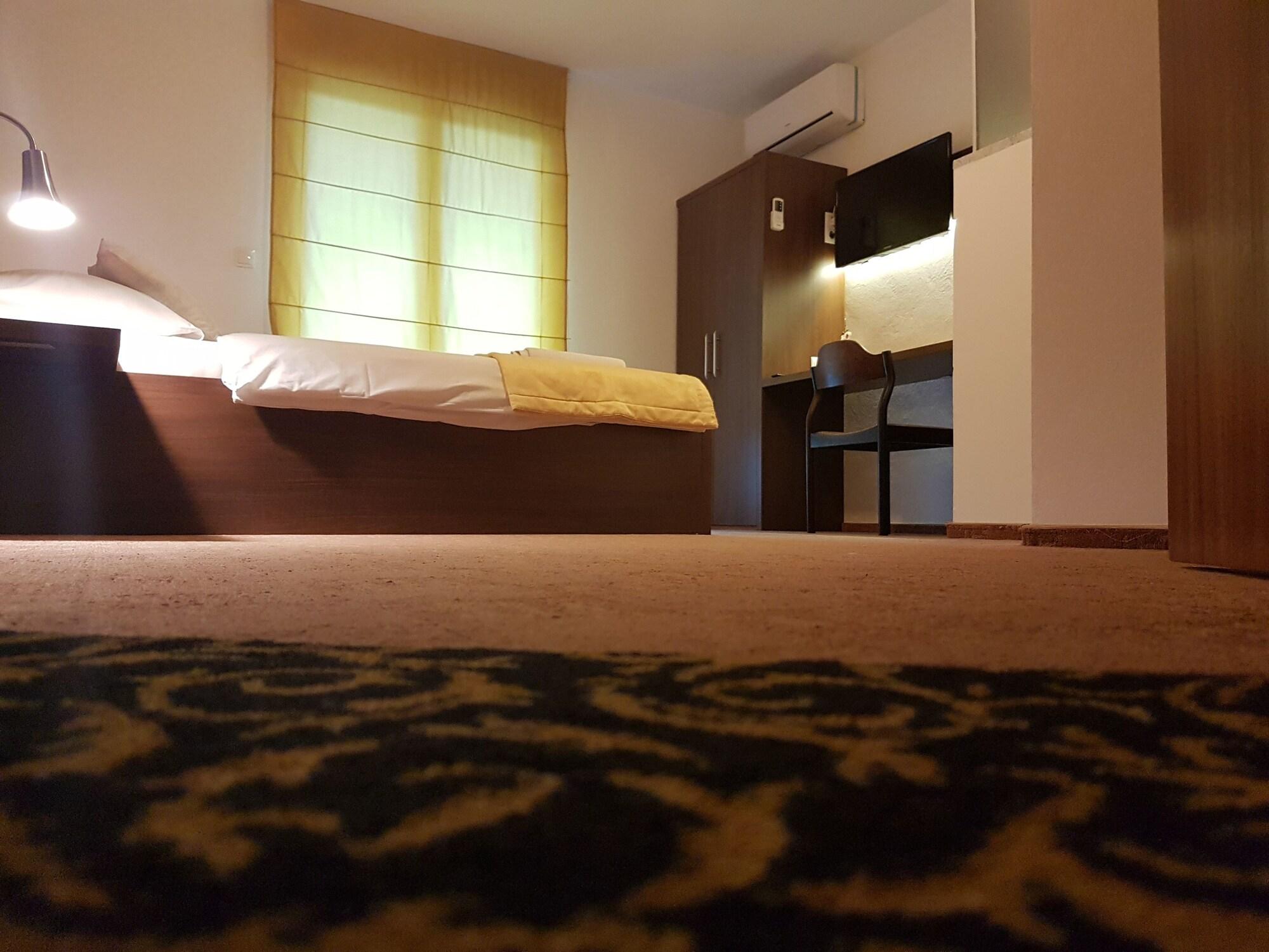 Ahar Hotel อิลิดชา ภายนอก รูปภาพ