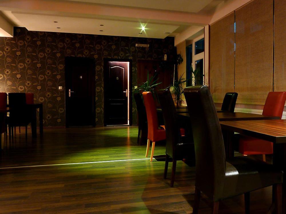 Ahar Hotel อิลิดชา ภายนอก รูปภาพ