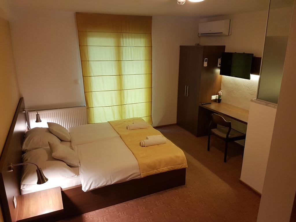 Ahar Hotel อิลิดชา ภายนอก รูปภาพ