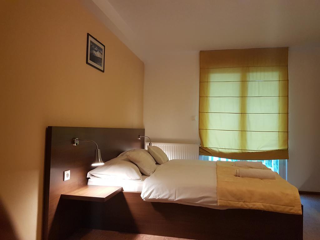 Ahar Hotel อิลิดชา ภายนอก รูปภาพ